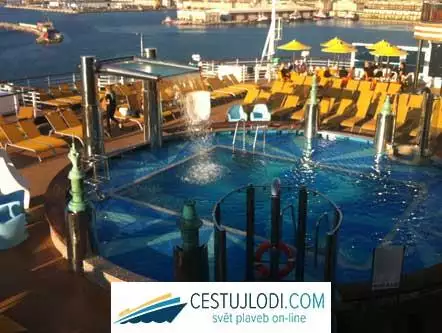 COSTA DIADEMA - bazén