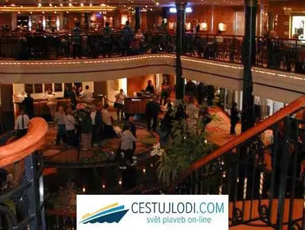 NORWEGIAN SPIRIT - atrium