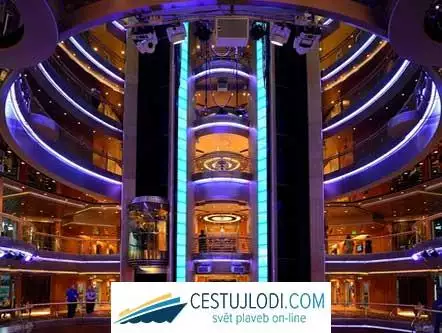 RCCL Legend of the seas - atrium