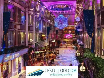 RCCL Mariner of the seas - promenáda