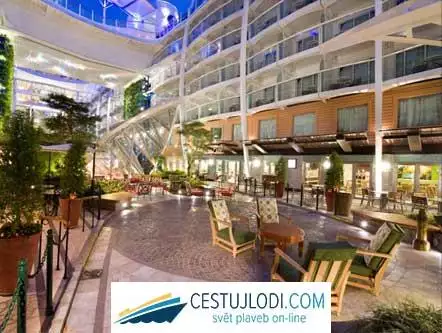 RCCL Oasis of the seas -promenáda 