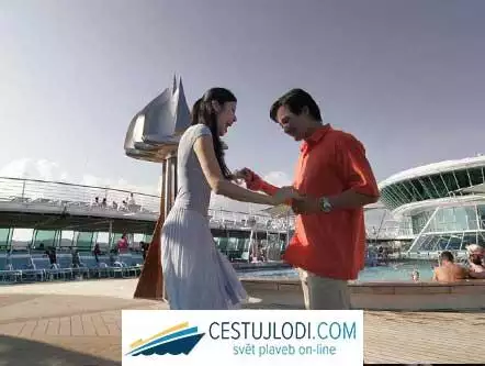RCCL Rhapsody of the seas - paluba
