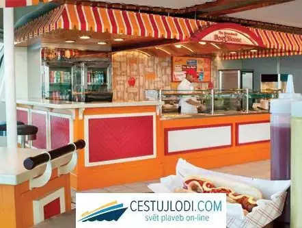 RCCL Splendour of the seas - hot dog